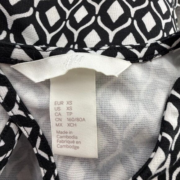 H&M Fit & Flare Dress Black & White XS Sleeveless Open Back Round Neck Geometric - Picture 2 of 12